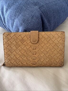 Limited Edition Pattern Bottega Veneta Intrecciato Tan Leather Long Wallet
